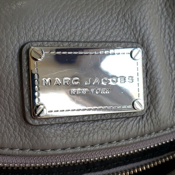 Marc Jacobs Leather Fold Over Messenger Bag purse - Picture 8 of 8